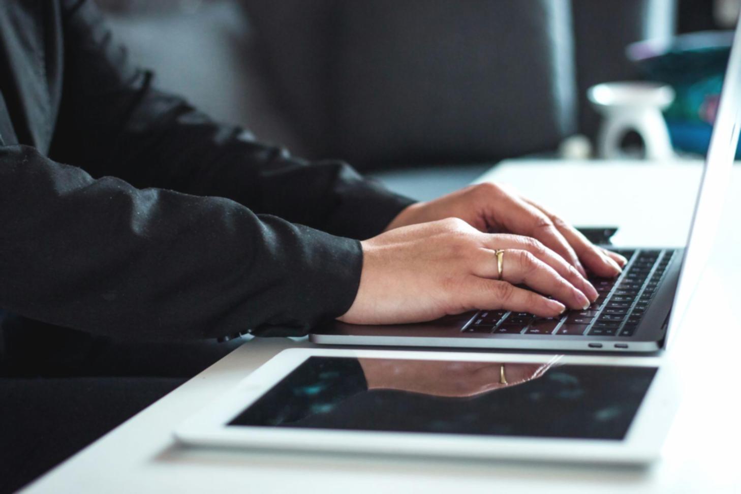 Espacio de trabajo profesional donde analizamos tendencias financieras